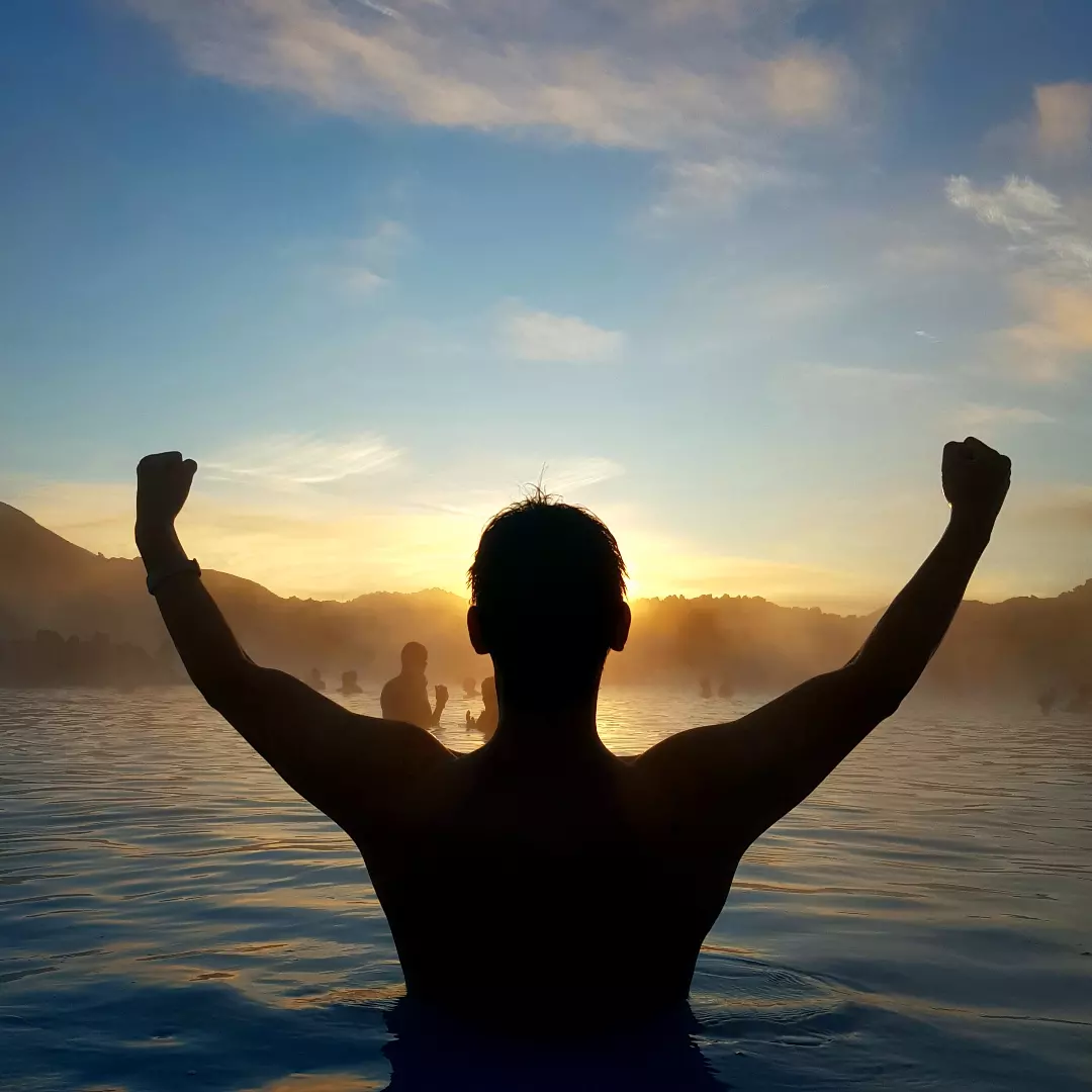 A peron who is in hotspring